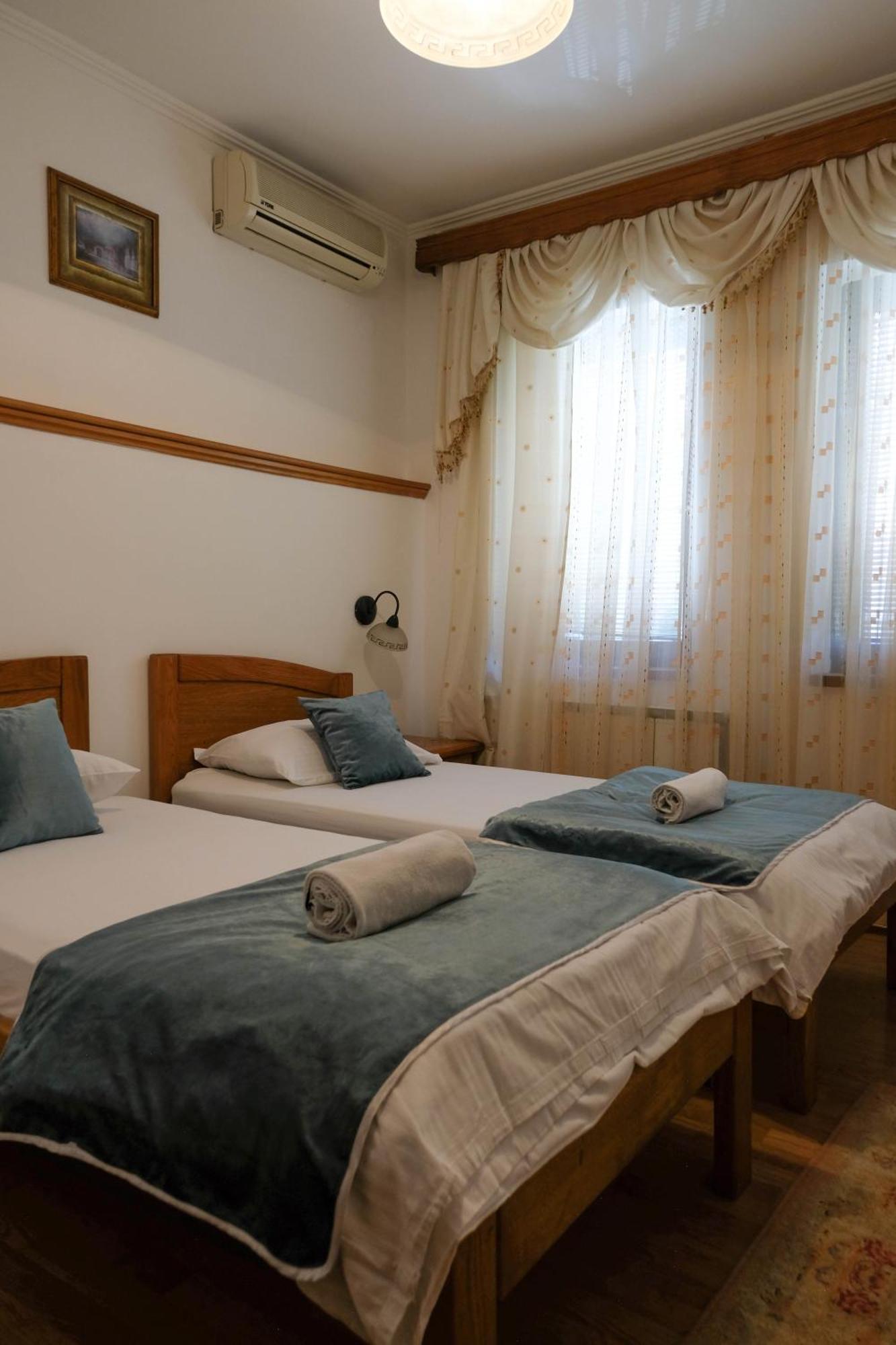 Bed And Breakfast Vijecnica Sarajevo Exterior photo
